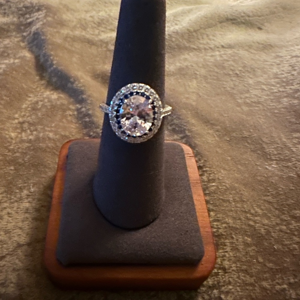 Large oval Silver and Blue Cocktail ring sz 7